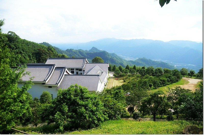 十一分山步道俯瞰妙音淨苑及群山 1