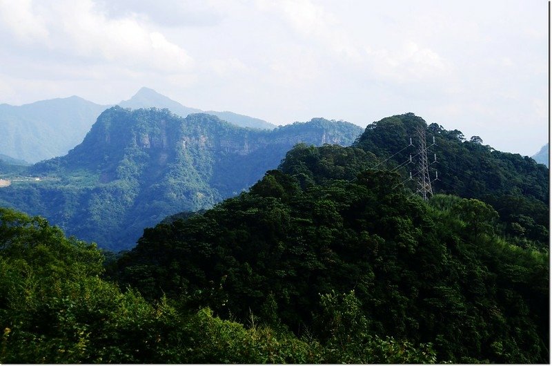 十一分山南眺鷂婆山、馬那邦山