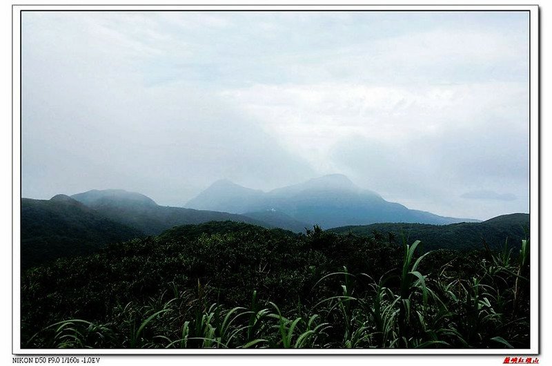 紅頭山頂東南眺大森山及北峰