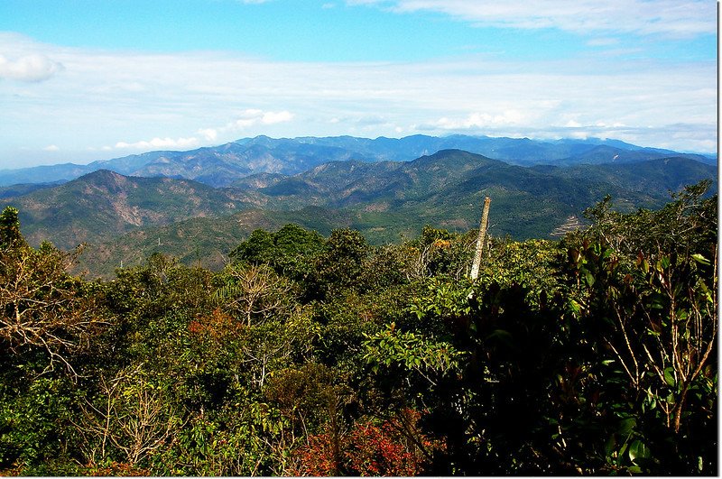 牡丹路山榕樹群聚區展望點北眺群山 1