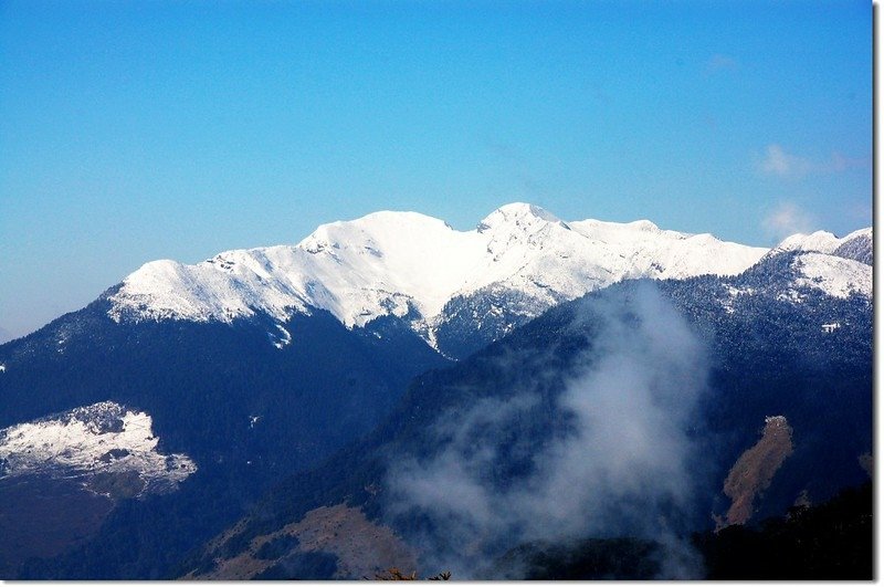 池有山遠眺雪山 1