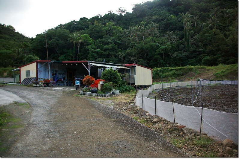 出風山登山口工寮（熊記雨來菇） 1