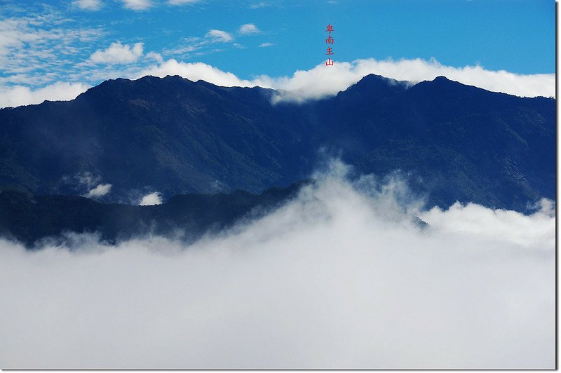 登蕃里山途中東望卑南主山