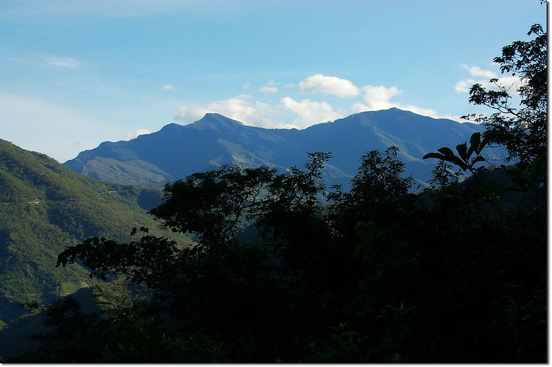 登山步道北眺大母母山、麻留賀山 1