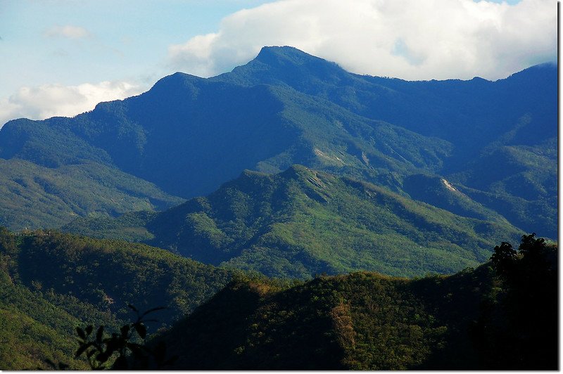 登山步道北眺大母母山、戶亞羅山 2