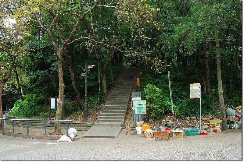 虎頭山南峰登山口