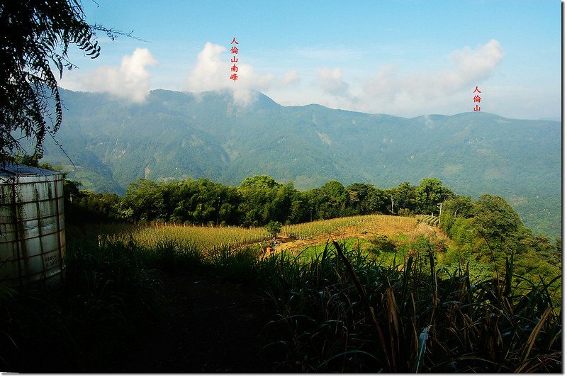 足鉾安山南峰登山口西邊遠眺 1-1