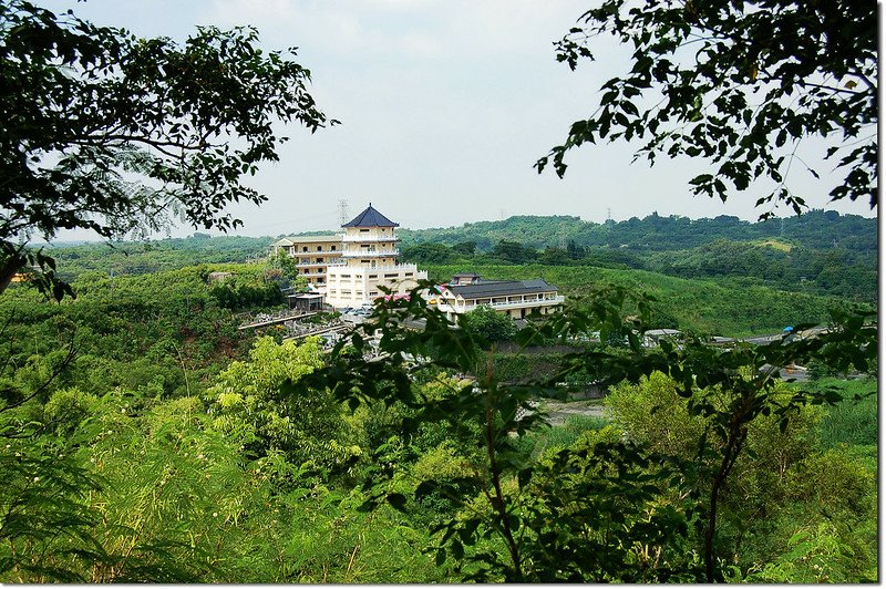 頭前溪山西眺八德安樂園