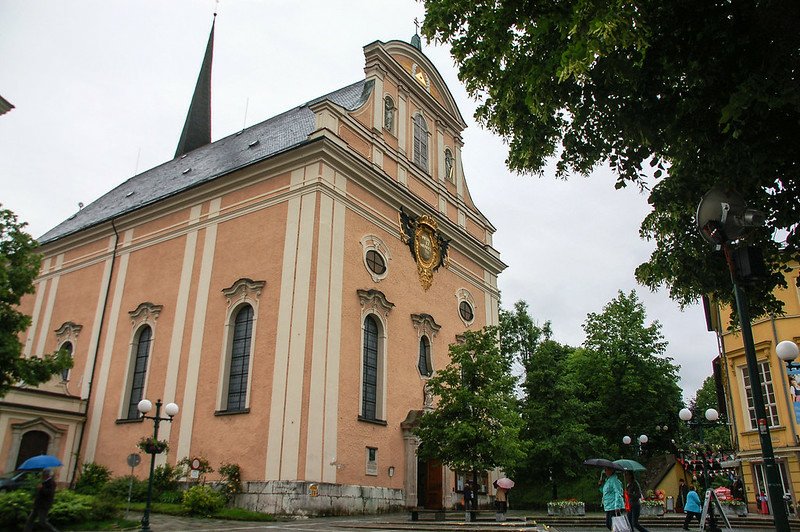 Stadtpfarrkirche Bad Ischl(Parish Church of Bad Ischl)正門 3