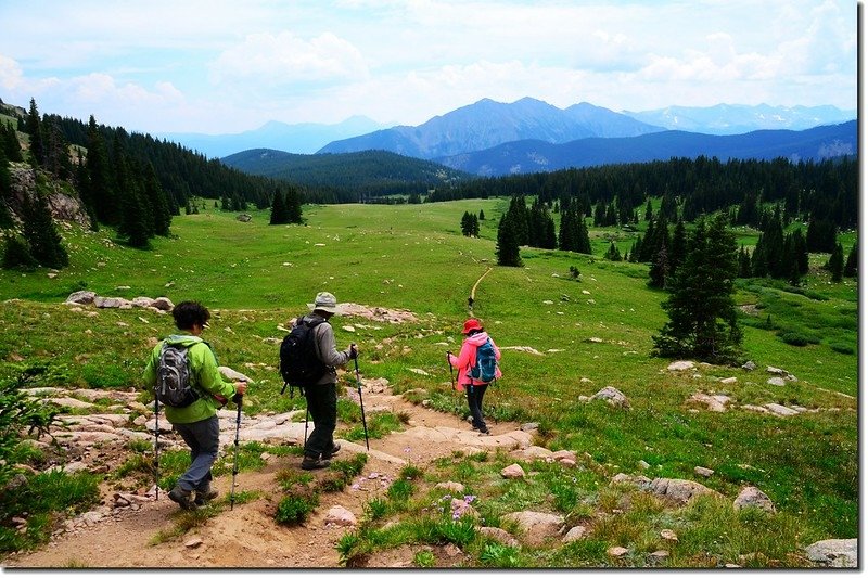 Down to Meadow Creek Valley from Eccles Pass 1