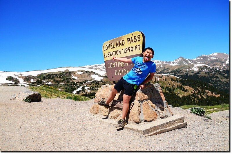 Loveland Pass&apos; summit 1