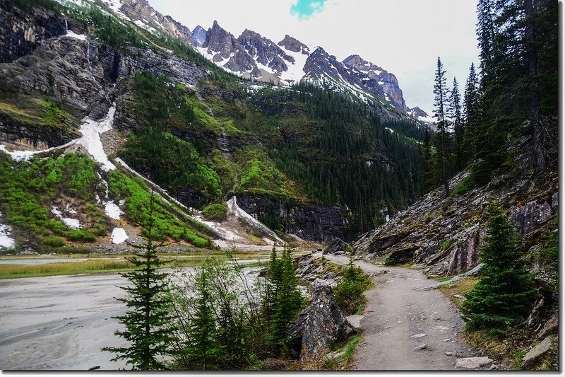 Lake Louise Shoreline Trail 1