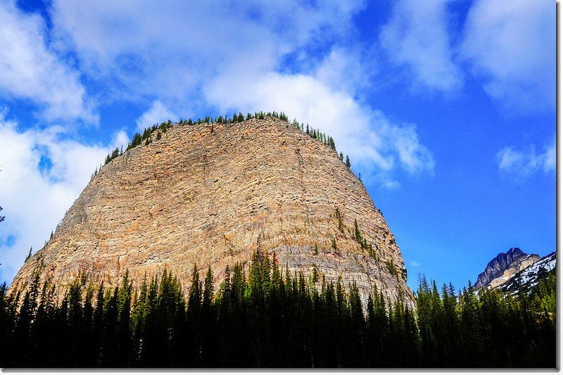 Big Beehive above Mirror Lake on the trail to Lake Agnes  (4)