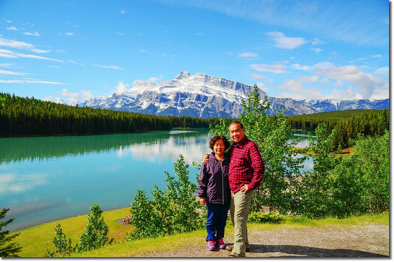 Two Jack Lake, in the background is the Mount Rundle 3