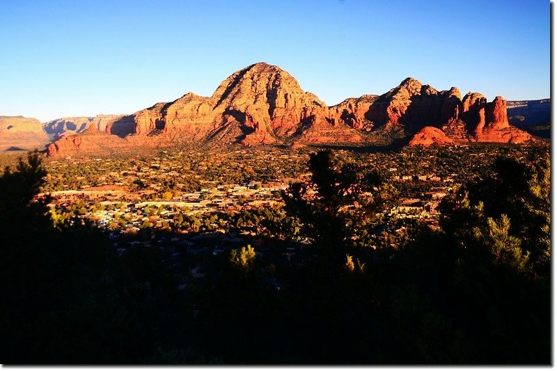 View of Sedona from the Airport Mesa upper scenic overlook 4