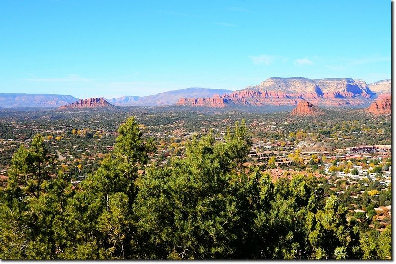 View of Sedona from the Airport Mesa upper scenic overlook 5 (2)