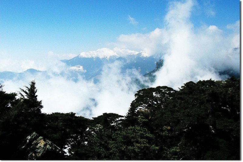 池有山遠眺雪山 8