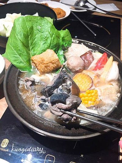 taichung-hotpot-1-silkyfowl