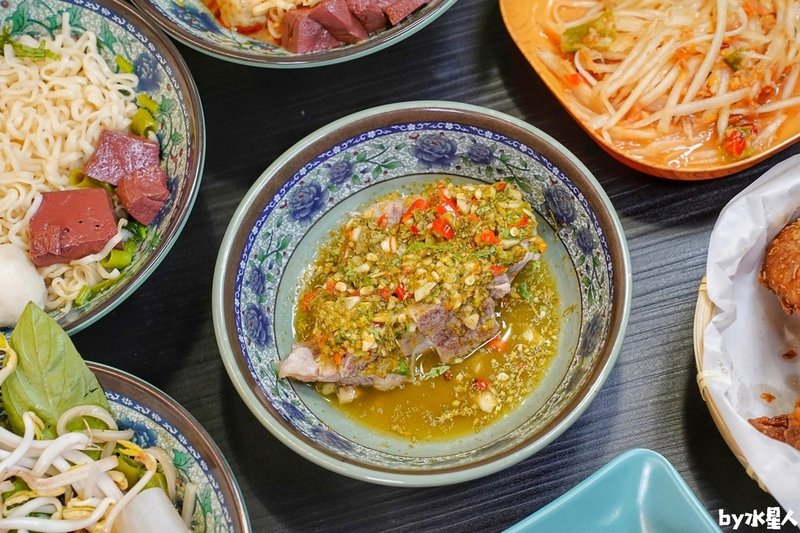 阿瑞ma泰國55船面：台中一中新開幕泰式船麵，道地船麵一碗5
