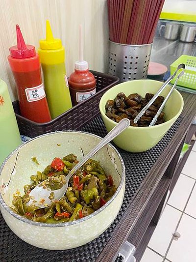 德安雞肉飯_自製醬料