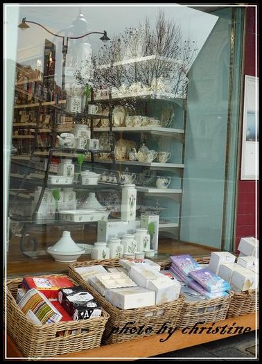 【The Home Provedore】-window display