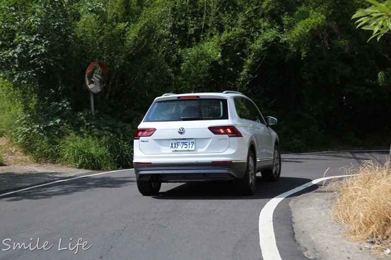 ▌新竹親子景點▌試駕福斯Tiguan。香山一日遊。萬坪草原野餐、超長溜滑梯、觀潮賞蟹步道、IG打卡秘境