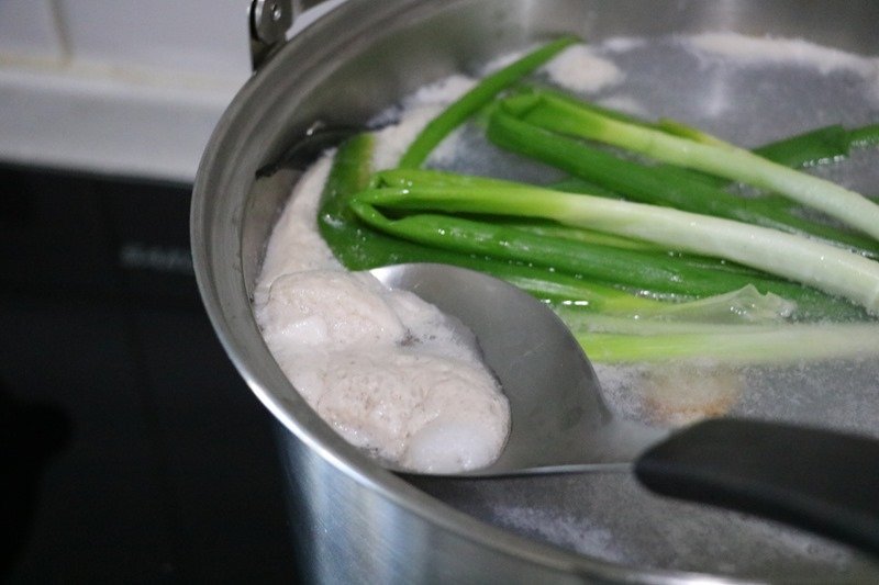 【維媽。副食品食譜】如何熬出清澈鮮甜零腥味「虱目魚骨高湯」強化免疫力、好骨力