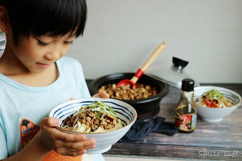 食譜▌免滷包、免加糖。一鍋「香菇肉燥」讓飯鍋見底。好吃祕訣就是加了這一瓶「穀盛壽喜燒醬」