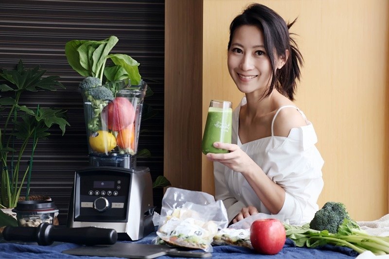 維媽減醣生機日常｜美國Vitamix A3500i超跑調理機。送綠拿鐵鮮凍包用原型食物養健康