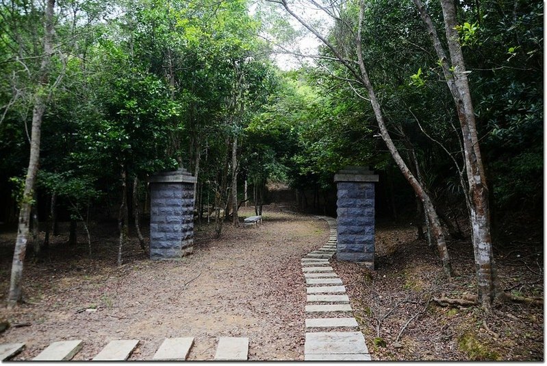 火燒寮山城堡二館登山口