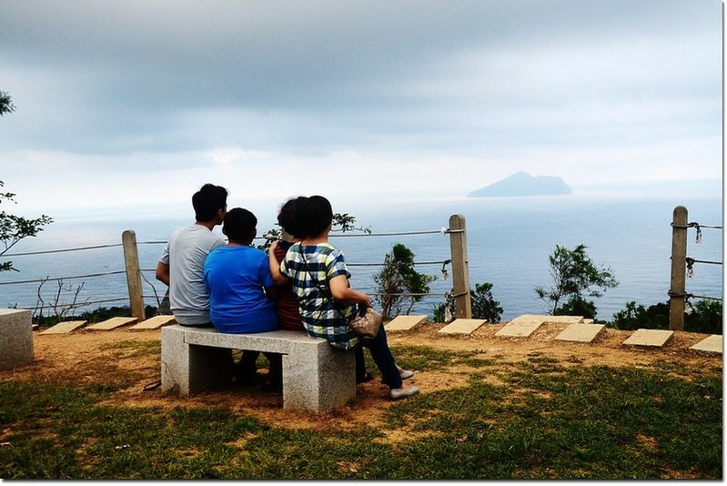 火燒寮山登山步道石椅休息區 6