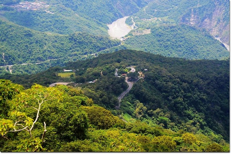 德文山瘦稜俯瞰德萊公園