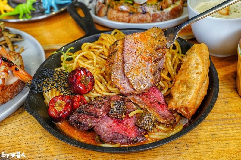 禾間糧倉換新菜單！台中勤美草悟道美食，浮誇系酸種麵包餐盤，麻