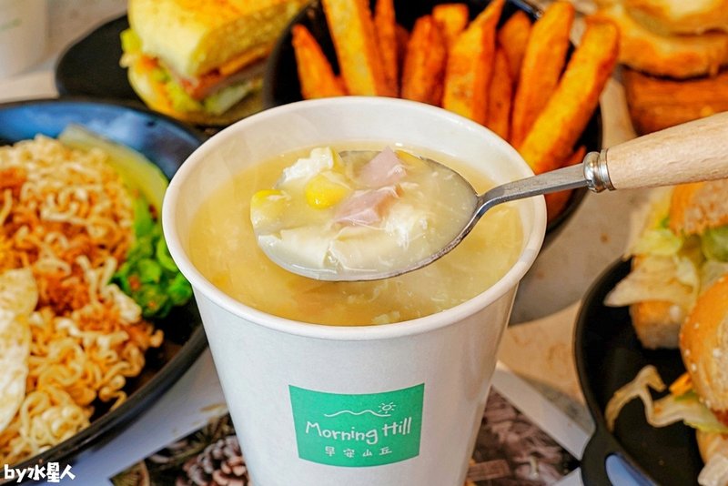 早安山丘：台中北區平價早午餐，推薦必吃泰式打拋豬炒泡麵、現烤