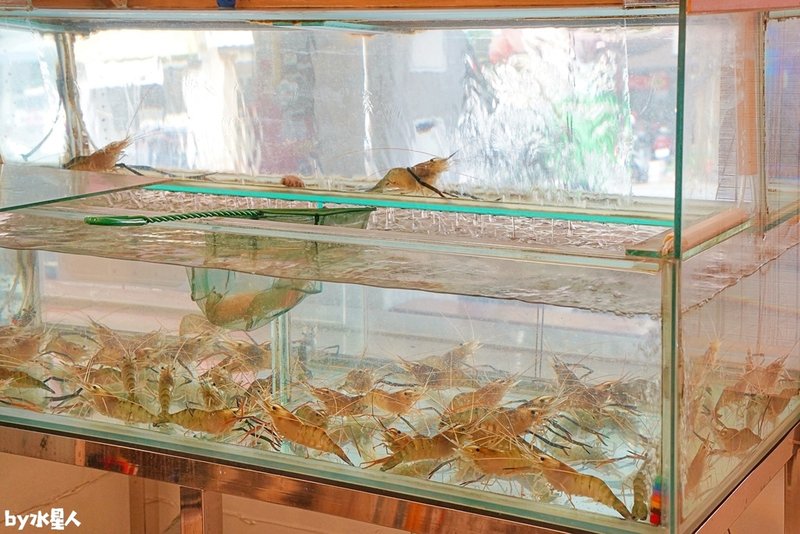 初酸那個魚：台中酸菜魚個人鍋專賣，全台唯一螺螄魚，現撈活體泰