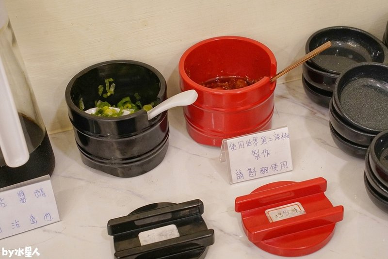 初酸那個魚：台中酸菜魚個人鍋專賣，全台唯一螺螄魚，現撈活體泰