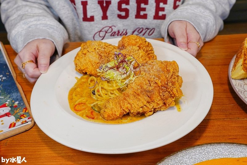 春三朝午：台中必吃早午餐，超狂3隻酥炸雞腿義大利麵、雙倍牛排