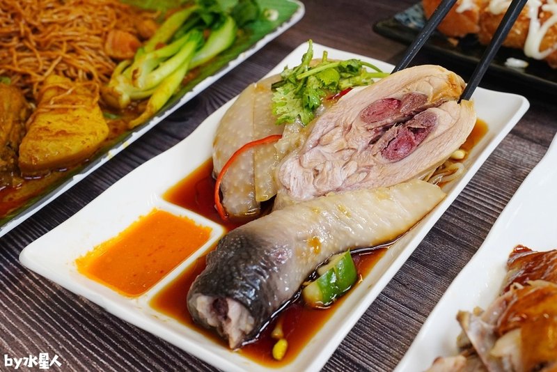 新馬小廚：台中海南雞飯推薦，老闆是馬來西亞人，新加坡叻沙麵、