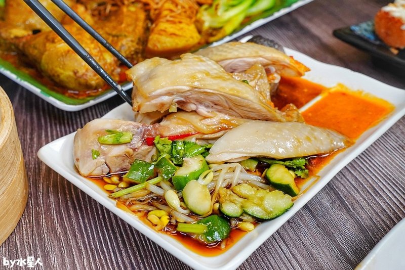 新馬小廚：台中海南雞飯推薦，老闆是馬來西亞人，新加坡叻沙麵、