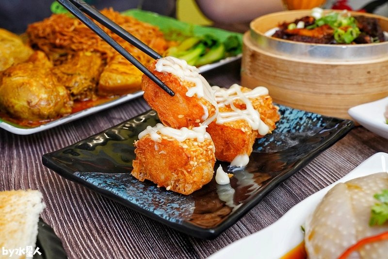 新馬小廚：台中海南雞飯推薦，老闆是馬來西亞人，新加坡叻沙麵、
