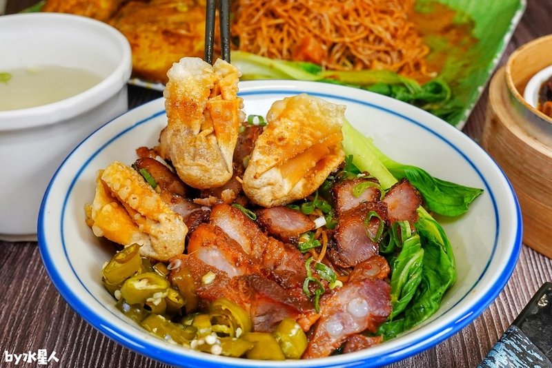 新馬小廚：台中海南雞飯推薦，老闆是馬來西亞人，新加坡叻沙麵、
