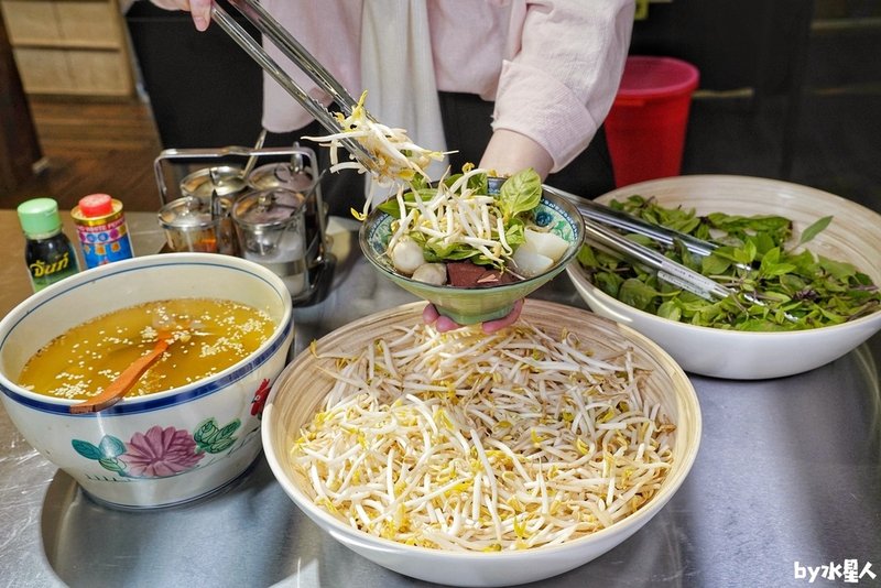 阿瑞ma泰國55船面：台中一中新開幕泰式船麵，道地船麵一碗5