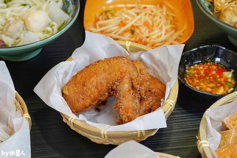 阿瑞ma泰國55船面：台中一中新開幕泰式船麵，道地船麵一碗5