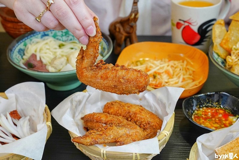 阿瑞ma泰國55船面：台中一中新開幕泰式船麵，道地船麵一碗5