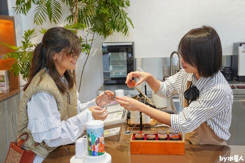 吃茶三千：台中茶飲界精品，40年老宅改造絕美茶館，店內語音導