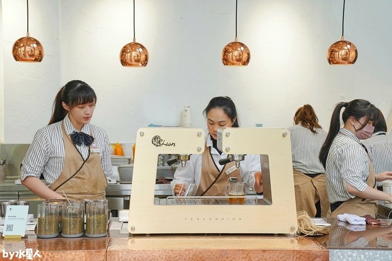 吃茶三千：台中茶飲界精品，40年老宅改造絕美茶館，店內語音導