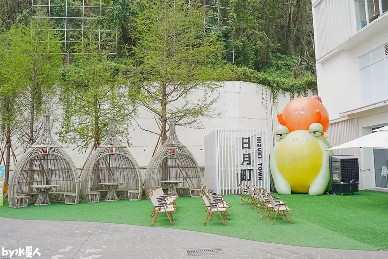 日月町複合式商場：南投埔里景點推薦，占地5千坪最美休息驛站，