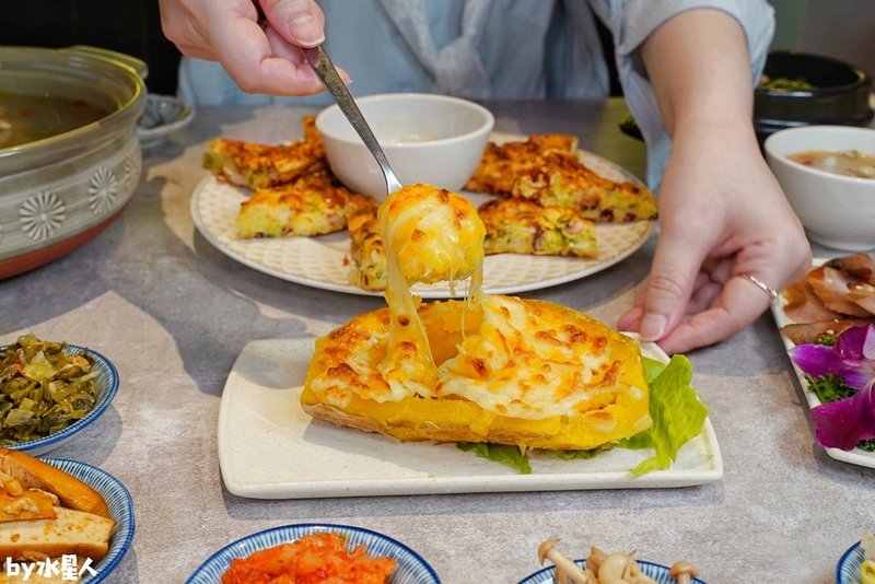 親水河畔：台中七期餐廳推薦，超道地韓式人蔘雞湯，絕美水岸景觀