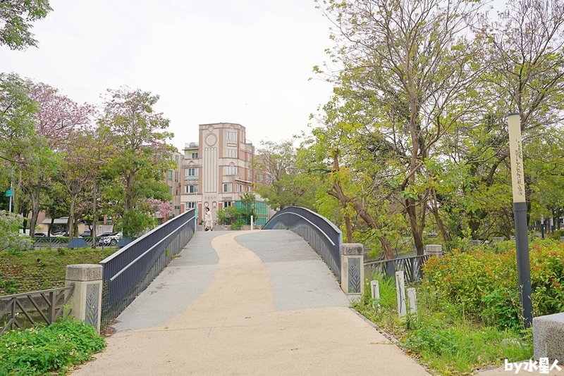 親水河畔：台中七期餐廳推薦，超道地韓式人蔘雞湯，絕美水岸景觀