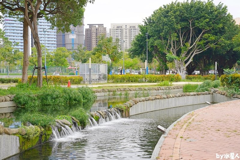 親水河畔：台中七期餐廳推薦，超道地韓式人蔘雞湯，絕美水岸景觀